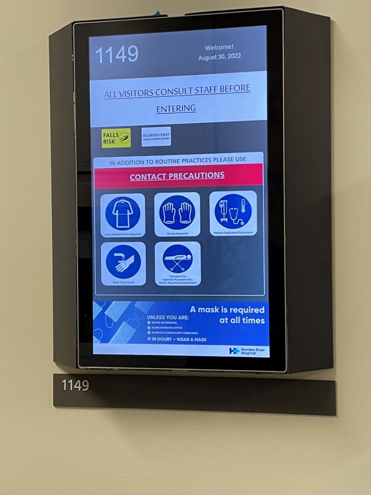 Humber River Hospital  Affichage à la porte de la chambre de l’usager.ère