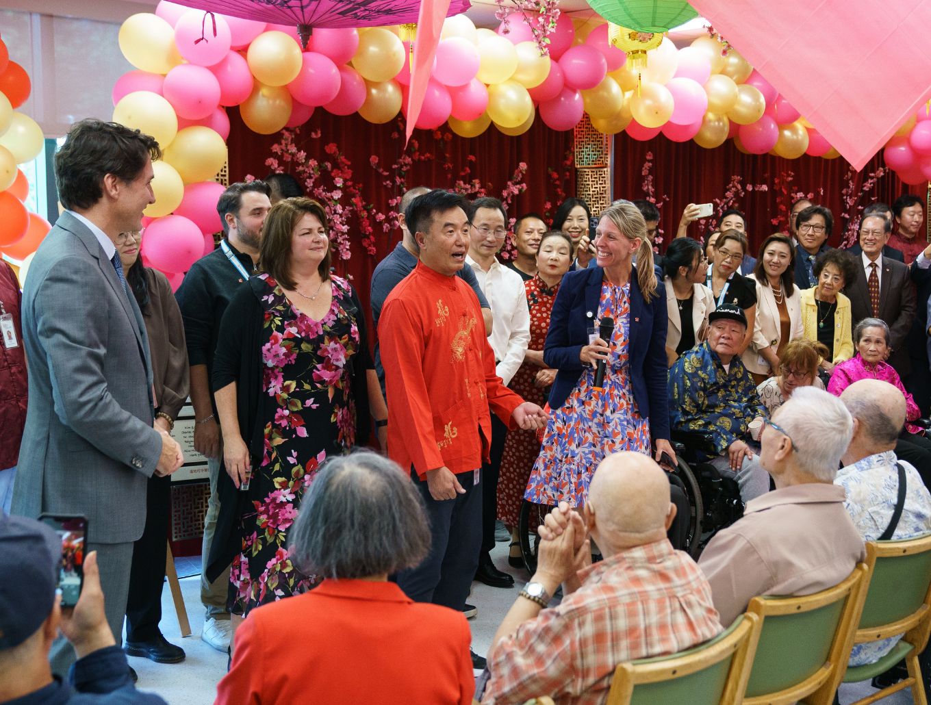 Honorable Justin Trudeau, premier ministre du Canada
Sandra Lavoie, coordonnatrice à l'HCM
Zhi Gang Lu, physiothérapeute et maître taï-chi
Nathalie Charbonneau, directrice générale adjointe, santé physique générale et spécialisée