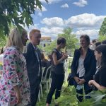 Lors du pique-nique estival organisé par Martyne Charland, directrice des ressources humaines, des communications et des affaires juridiques pour les membres du personnel de la DRHCAJ